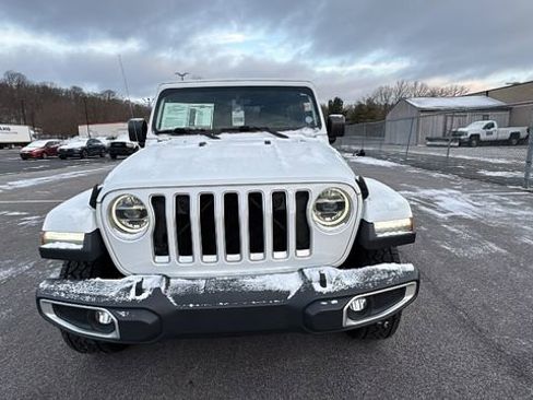 Used 2019 Jeep Wrangler Unlimited Sahara image 8