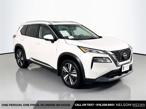 Certified 2023 Nissan Rogue SL w/ SL Premium Package image 3