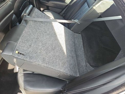 Used 2013 Chrysler 300 S image 28