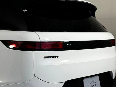 Used 2026 Land Rover Range Rover Sport SE AWD/4WD image 17