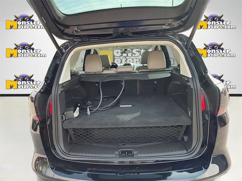 Used 2016 Ford C-MAX Energi SEL w/ Equipment Group 302A image 25