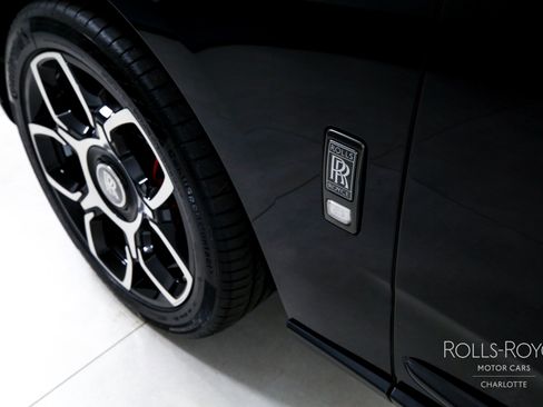 Used 2021 Rolls-Royce Cullinan Black Badge AWD/4WD image 46