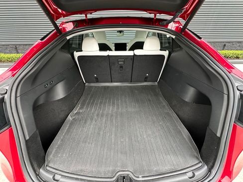 Used 2022 Tesla Model Y Long Range image 33