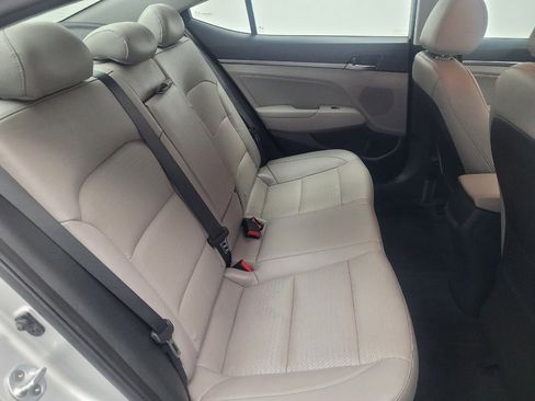 Used 2017 Hyundai Elantra Limited image 19