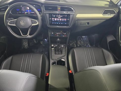 Certified 2024 Volkswagen Tiguan SE w/ Panoramic Sunroof Package FWD image 12