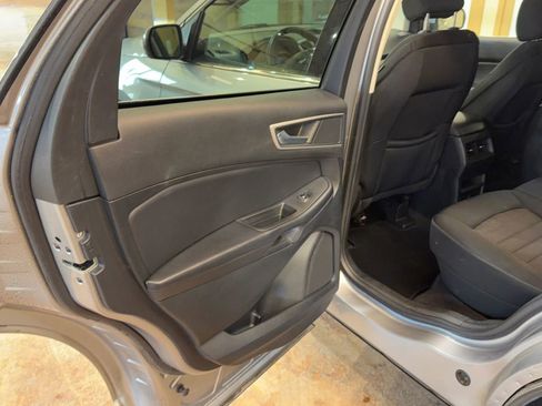 Used 2023 Ford Edge SEL w/ Cold Weather Package image 16