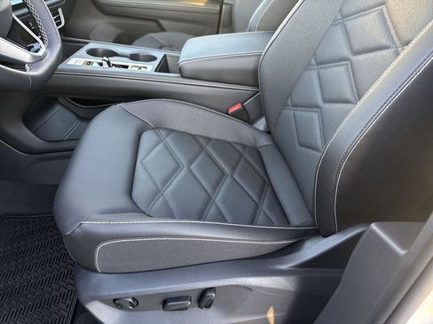 New 2026 Volkswagen Atlas SE image 9