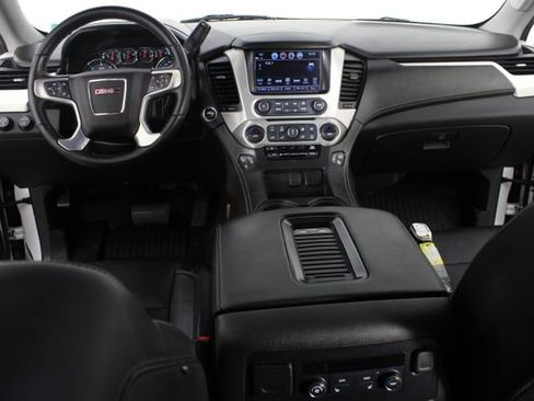 Used 2017 GMC Yukon XL SLT w/ Enhanced Security Package image 11