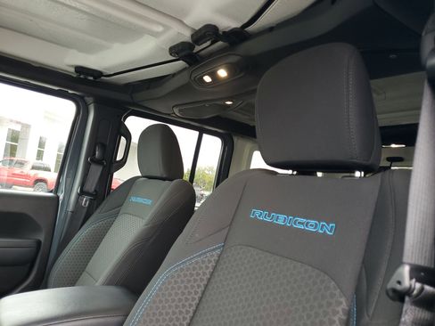 Used 2025 Jeep Wrangler Unlimited Rubicon 4xe w/ Convenience Group image 25