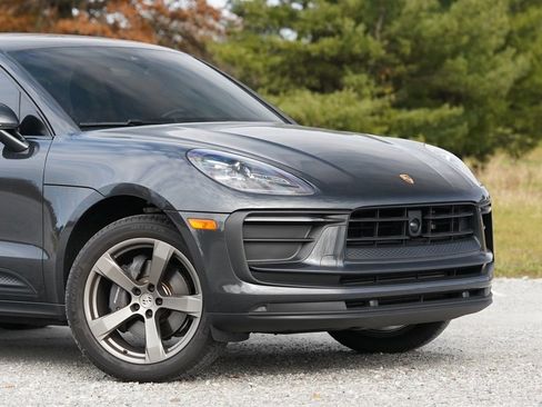 Used 2023 Porsche Macan image 10