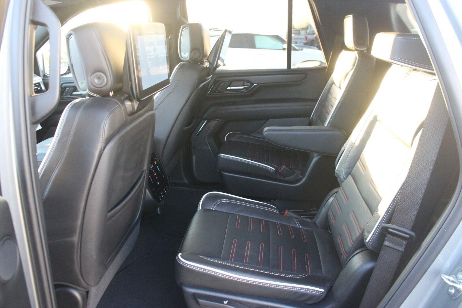 Used 2025 GMC Yukon AT4 Ultimate AWD/4WD image 37
