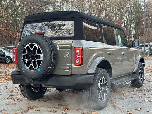 New 2025 Ford Bronco Outer Banks image 10