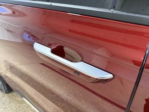 Used 2025 Kia Carnival SX image 13