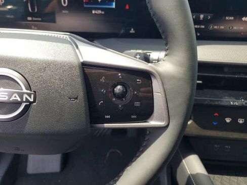 New 2025 Nissan Murano SV image 12