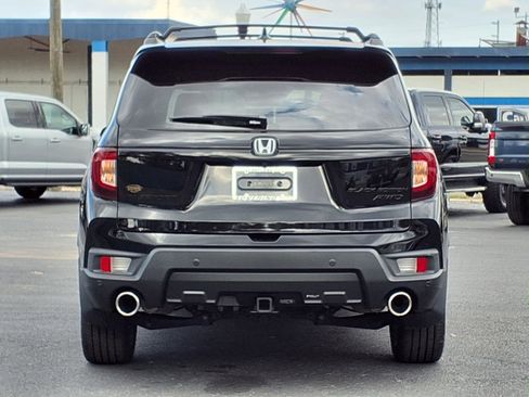Used 2025 Honda Passport Black Edition image 5