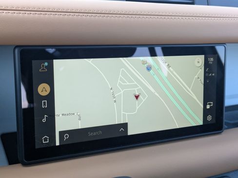 Used 2023 Land Rover Defender 110 SE image 10