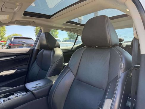 Used 2017 Nissan Maxima 3.5 SL w/ Interior Lighting Package FWD image 18