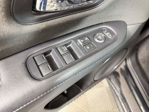 Used 2019 Honda HR-V LX image 12