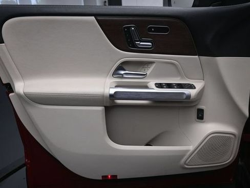 Used 2022 Mercedes-Benz GLB 250 image 20