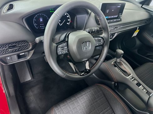 Certified 2025 Honda HR-V Sport image 7