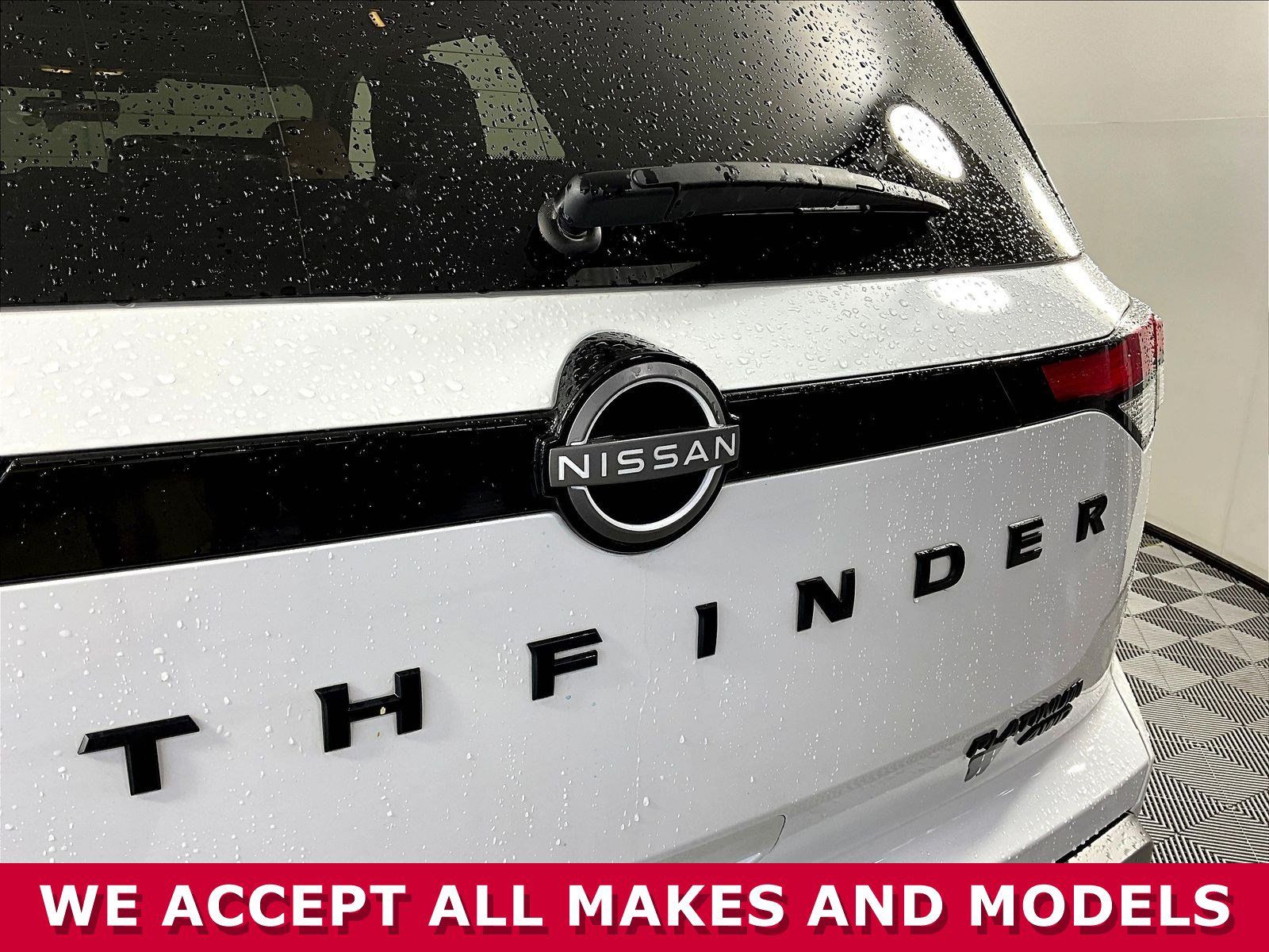 Certified 2025 Nissan Pathfinder Platinum w/ Black Appearance Package AWD/4WD image 23