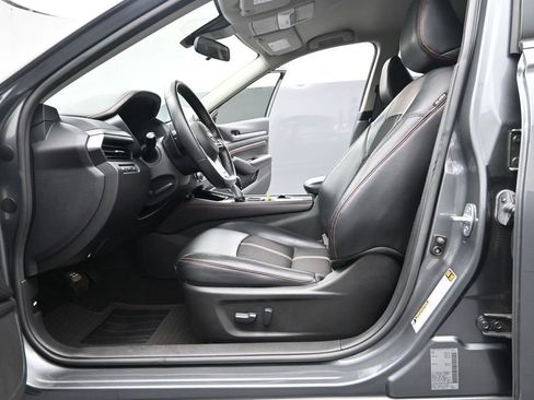 Used 2023 Nissan Altima 2.5 SR FWD image 15