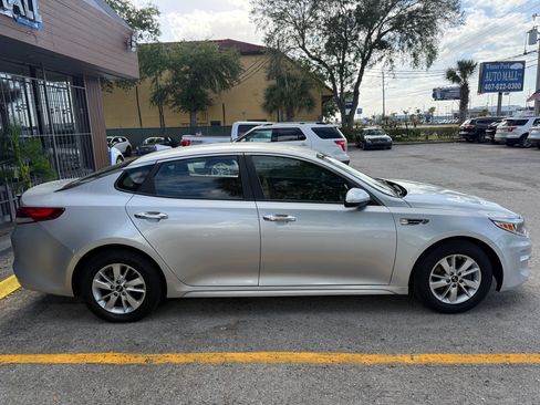 Used 2018 Kia Optima LX image 4