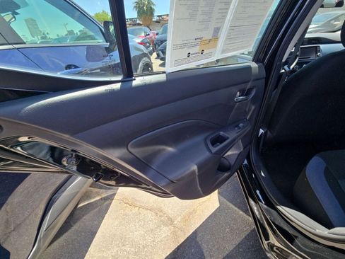Used 2025 Nissan Versa SV FWD image 22