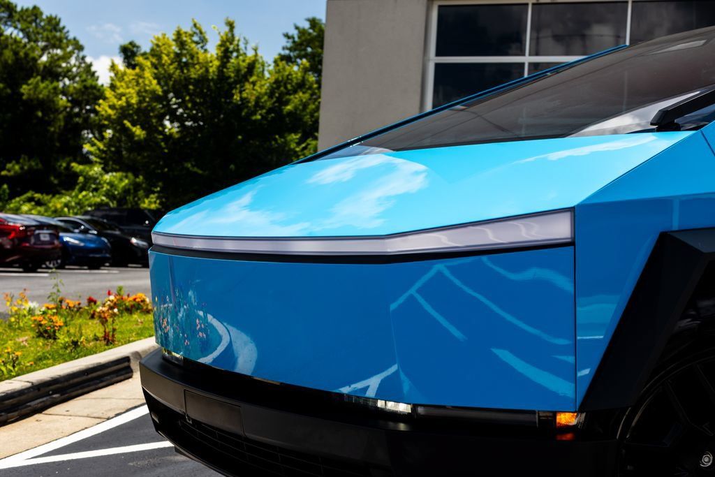 Used 2024 Tesla Cybertruck AWD Crew Cab image 3