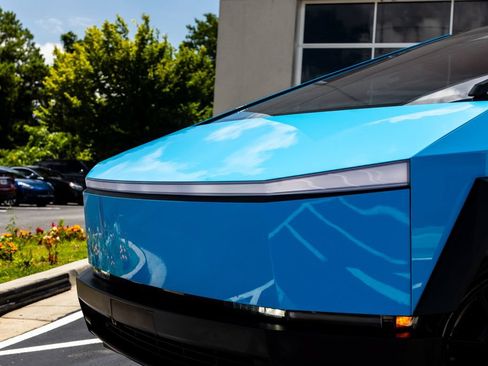 Used 2024 Tesla Cybertruck AWD Crew Cab image 3