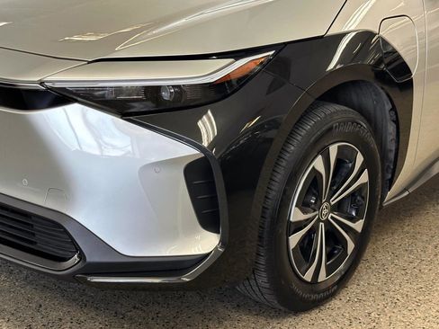 Certified 2025 Toyota bZ4X FWD image 9