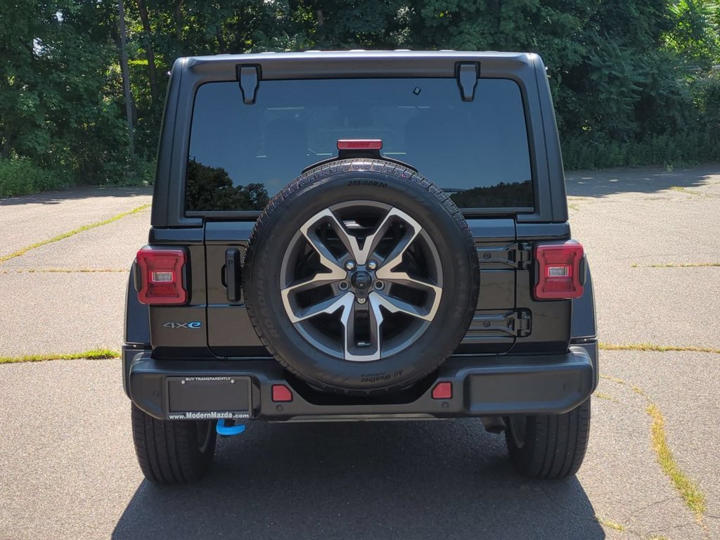 Used 2024 Jeep Wrangler Unlimited w/ Convenience Group AWD/4WD image 5