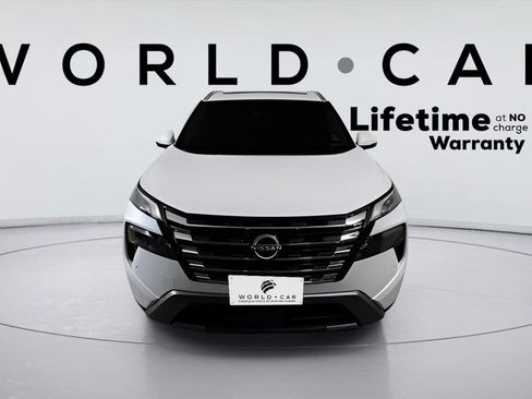 Used 2024 Nissan Rogue SL w/ SL Premium Package image 2