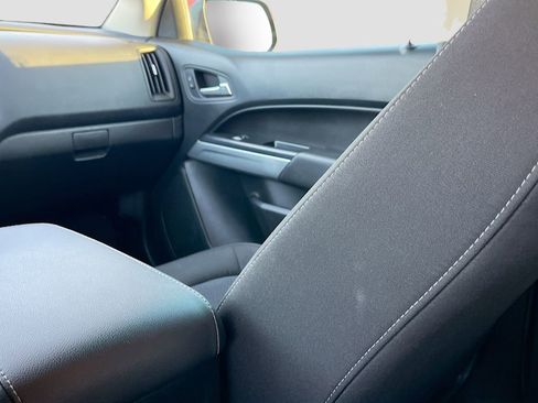 Used 2022 Chevrolet Colorado LT image 21