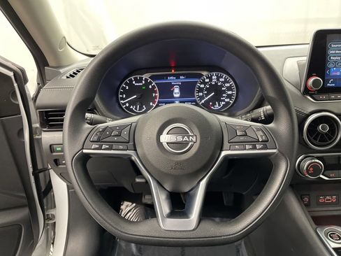 Used 2025 Nissan Sentra SV image 6