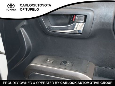 Used 2018 Toyota Tacoma TRD Off-Road AWD/4WD image 36