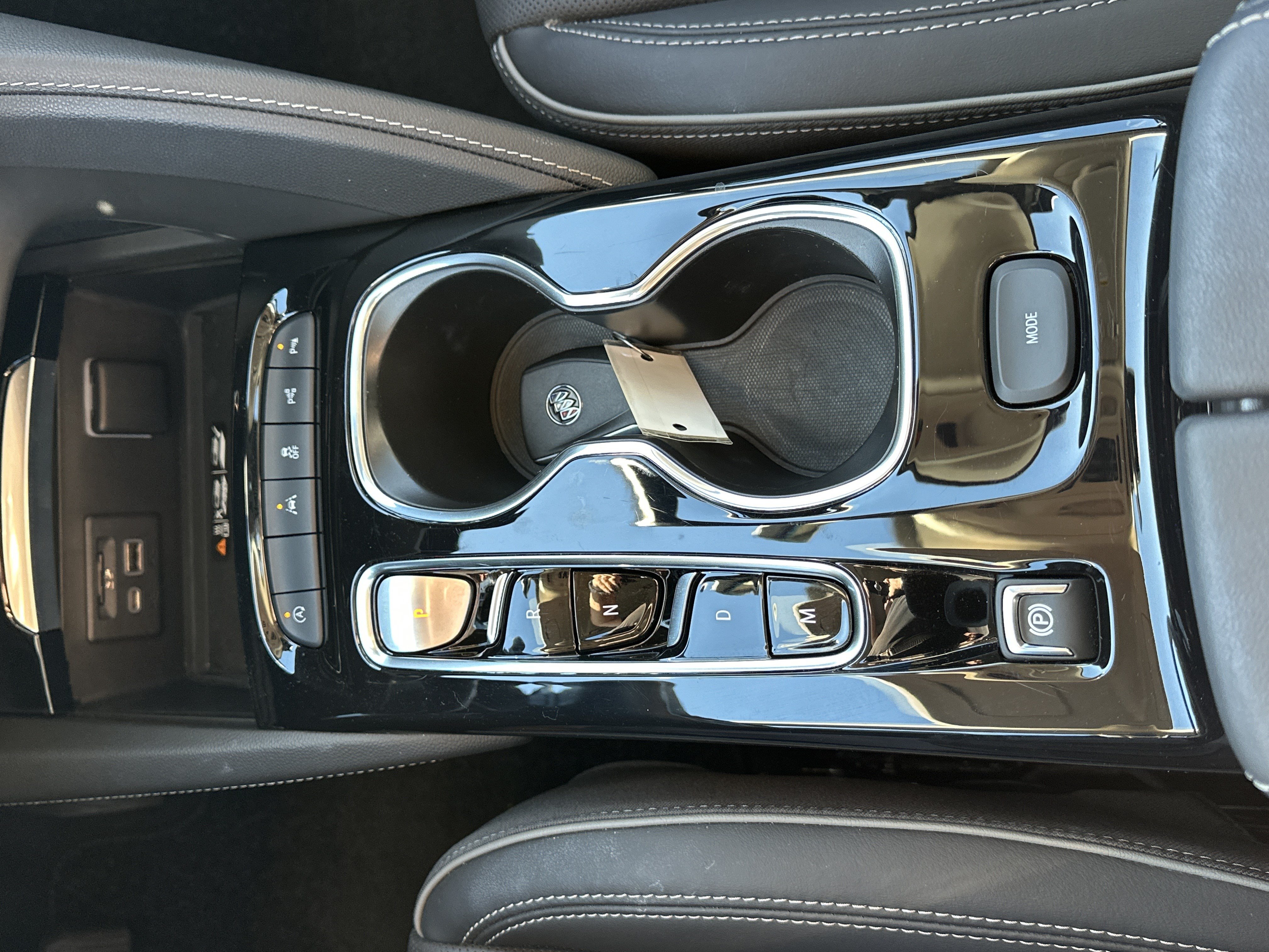 Used 2022 Buick Envision Avenir w/ Technology Package II FWD image 24