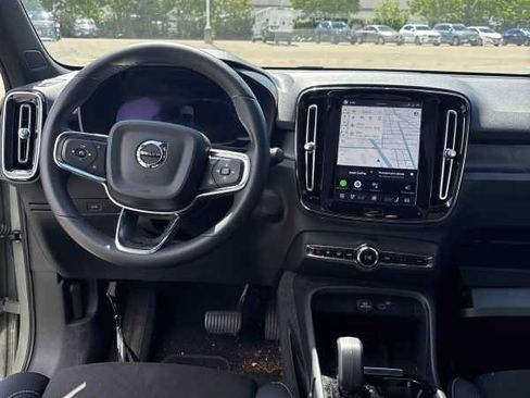 Used 2023 Volvo C40 P8 Recharge Ultimate image 3