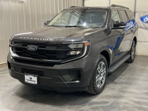 Used 2025 Ford Expedition Active AWD/4WD image 4