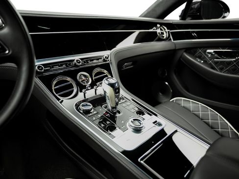 Used 2022 Bentley Continental GT AWD/4WD image 47
