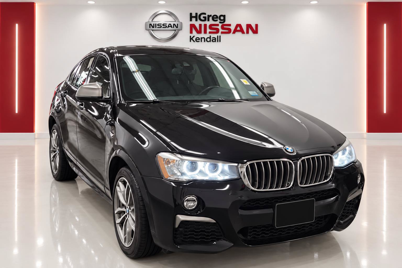 Used 2018 BMW X4 M40i AWD/4WD image 3