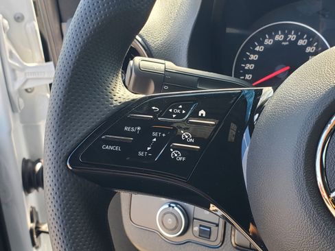 Used 2025 Mercedes-Benz Sprinter 2500 image 12