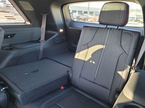 New 2026 Cadillac Vistiq Sport image 9