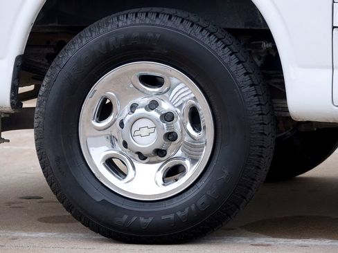 Used 2012 Chevrolet Express 2500 w/ Cold Climate Package image 27