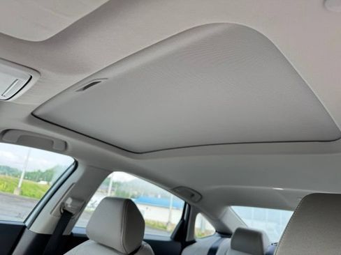 Used 2025 Honda Accord SE image 16