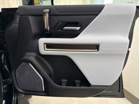 New 2025 GMC Hummer EV 3X image 8