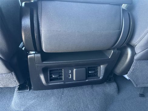 Used 2025 Chevrolet Silverado 2500 LT AWD/4WD image 31