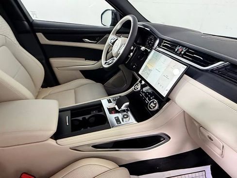 Used 2026 Jaguar F-PACE R-Dynamic S AWD/4WD image 33
