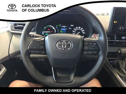 Used 2026 Toyota Sienna LE FWD image 23