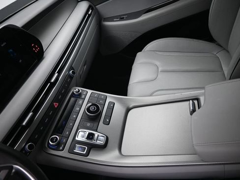 Used 2024 Hyundai Palisade SEL FWD image 19